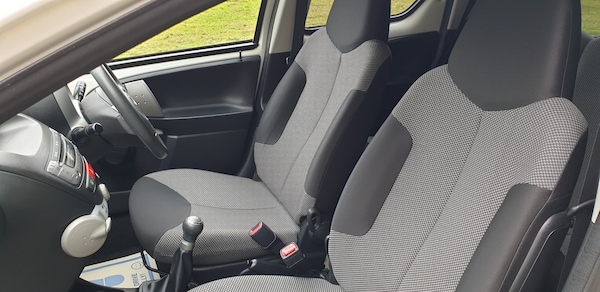 Used Toyota AYGO 2013 for sale - 76011983: Photo 44