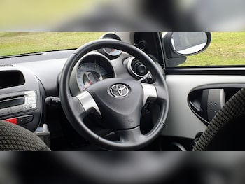 Used Toyota AYGO 2013 for sale - 76011983: Photo 4