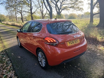 Used Peugeot 208 2016 for sale - 76612816: Photo