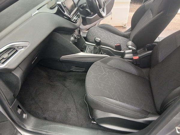 Used Peugeot 2008 2018 for sale - 76201022: Photo 17