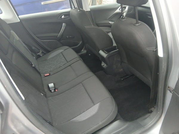 Used Peugeot 2008 2018 for sale - 76201022: Photo 21
