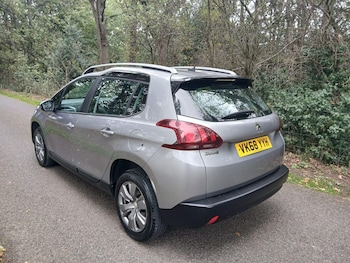 Used Peugeot 2008 2018 for sale - 76201022: Photo 4