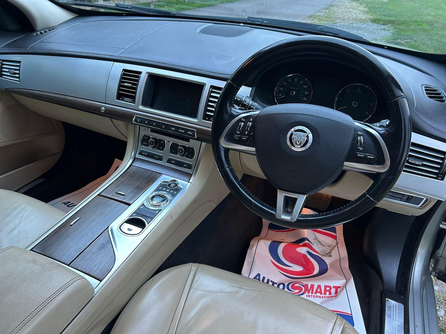 Used Jaguar XF 2012 for sale - 76511790: Photo 27