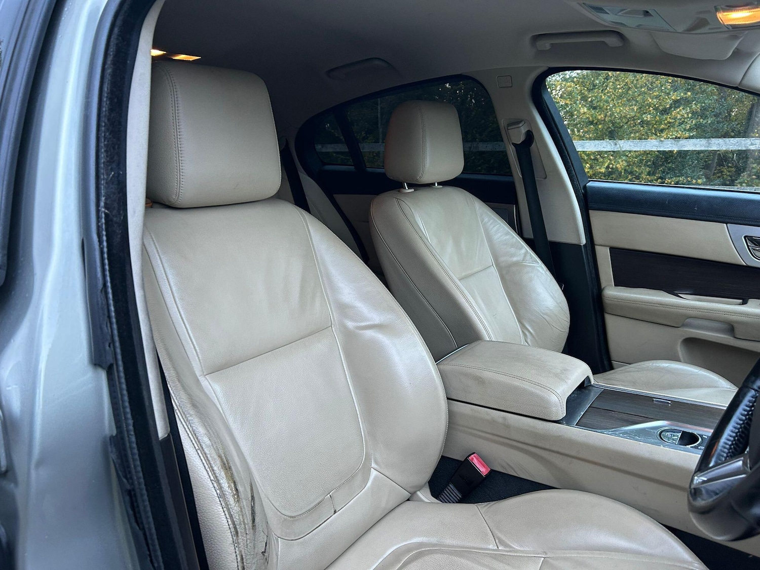 Used Jaguar XF 2012 for sale - 76511790: Photo 28