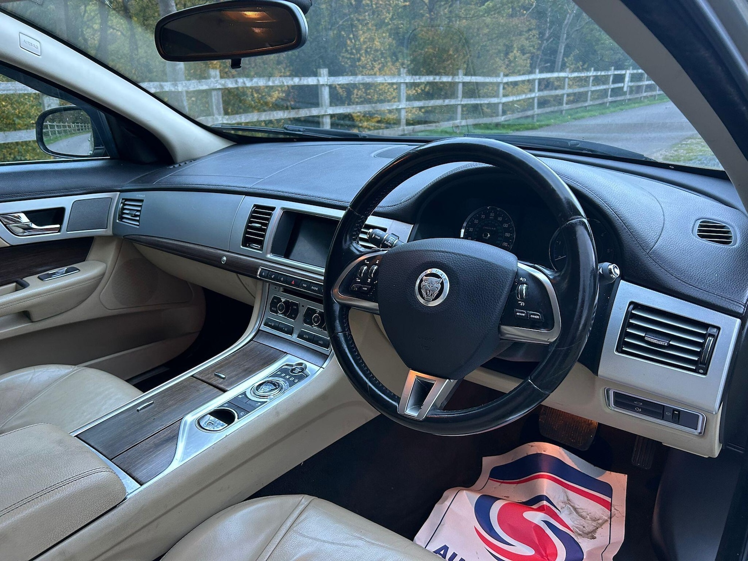 Used Jaguar XF 2012 for sale - 76511790: Photo 30