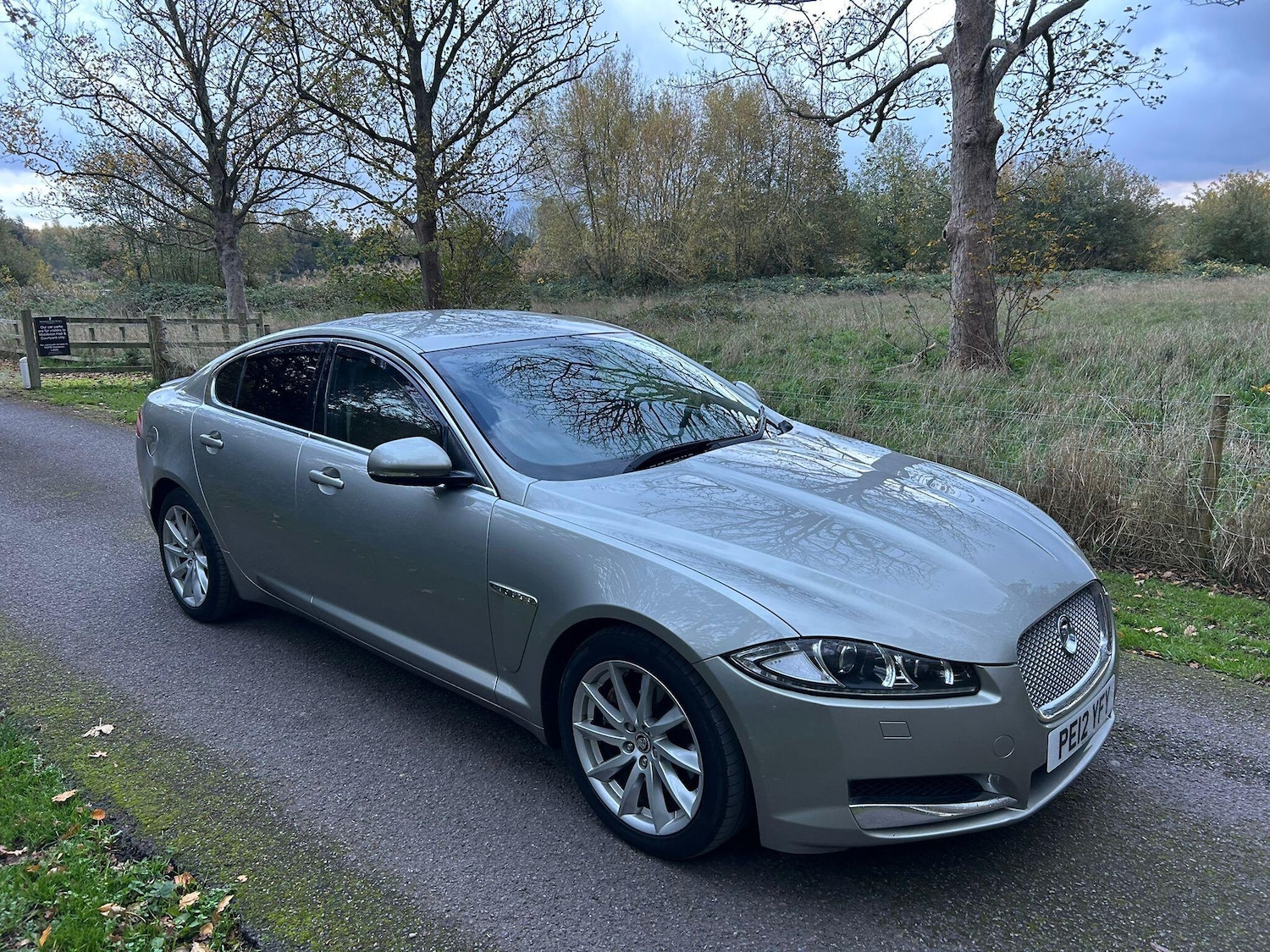 Used Jaguar XF 2012 for sale - 76511790: Photo 4