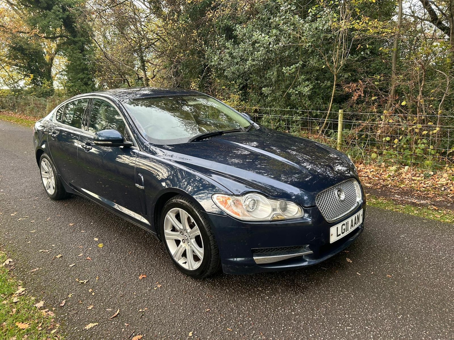 Used Jaguar XF 2011 for sale - 76409202: Photo 2