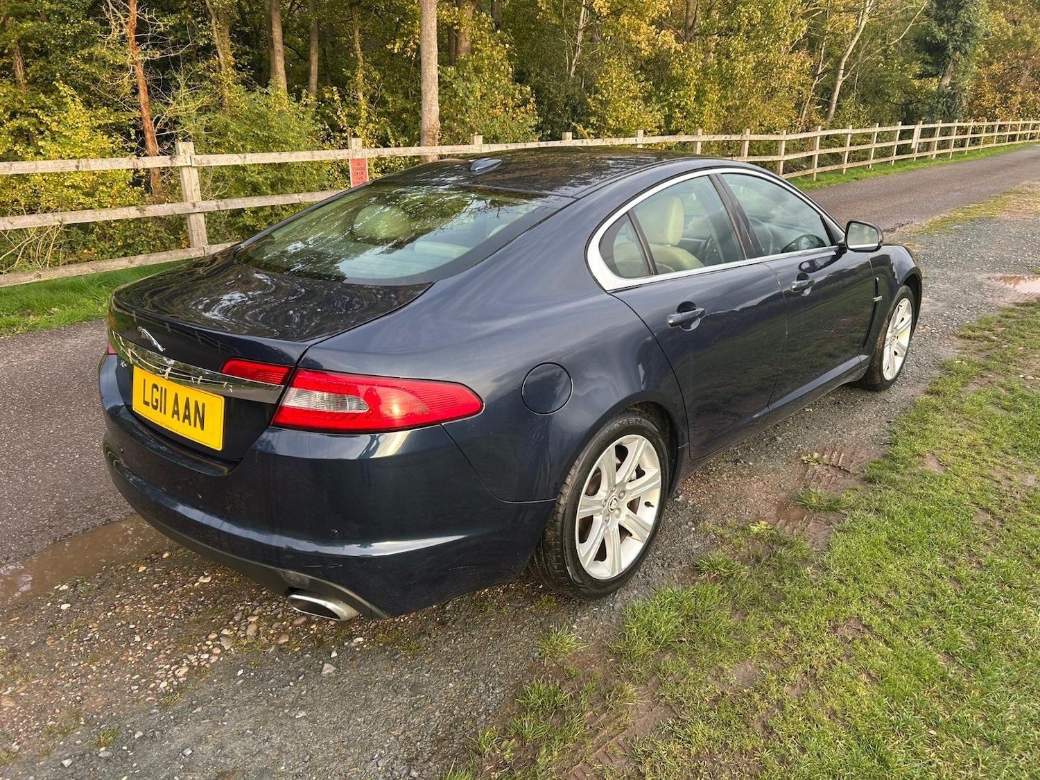 Used Jaguar XF 2011 for sale - 76409202: Photo 3