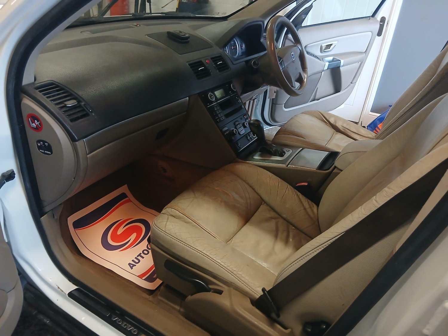 Used Volvo XC90 2011 for sale - 77131123: Photo 19