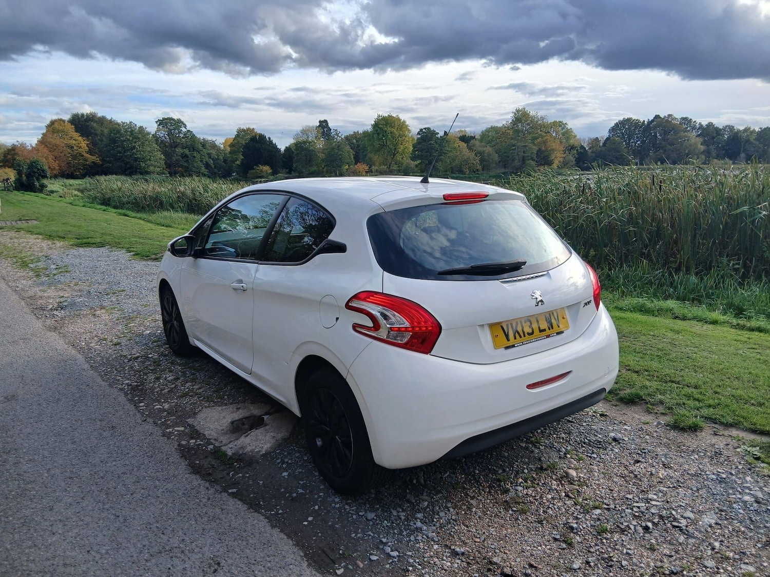 Used Peugeot 208 2013 for sale - 76349248: Photo 10