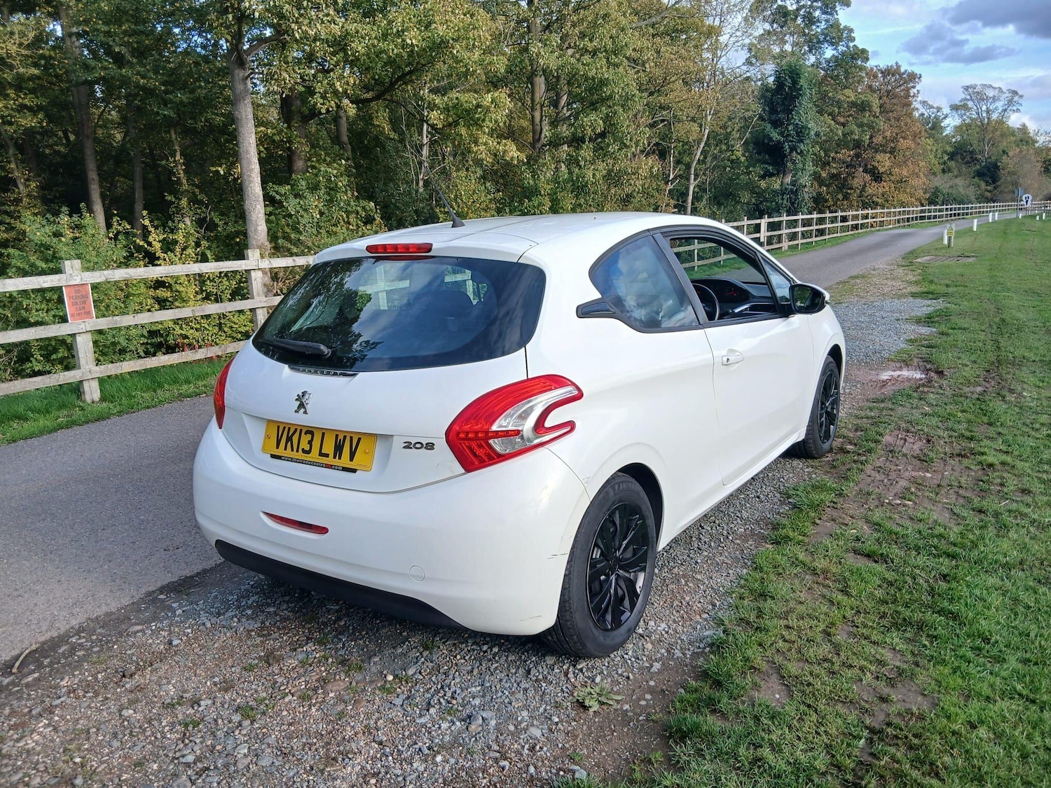 Used Peugeot 208 2013 for sale - 76349248: Photo 11