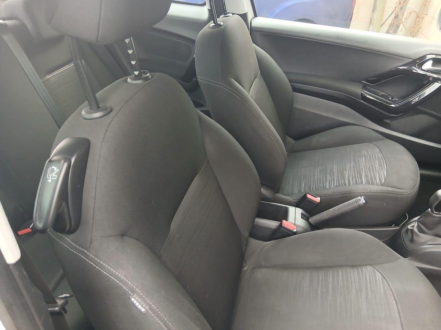 Used Peugeot 208 2013 for sale - 76349248: Photo 12