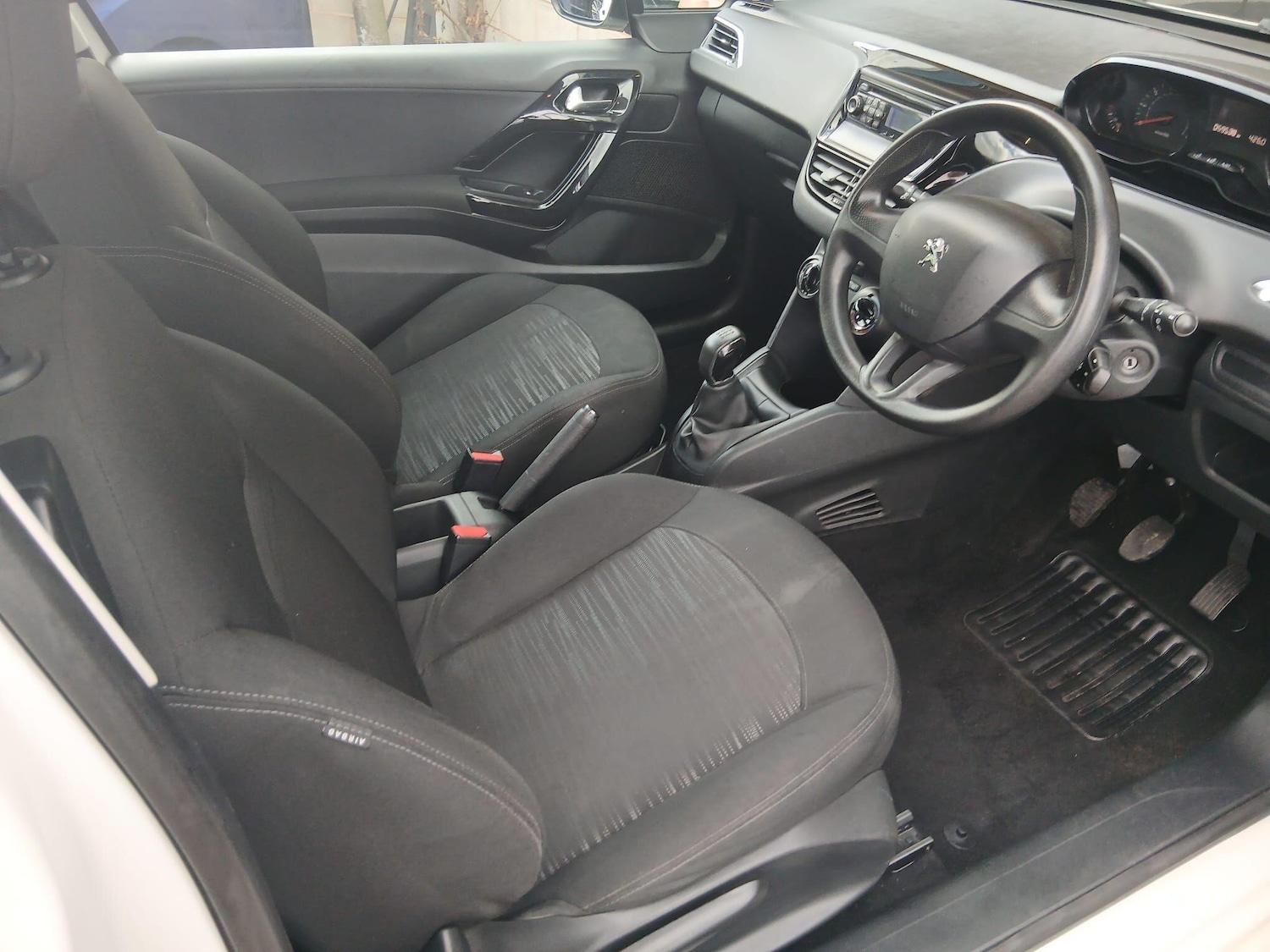 Used Peugeot 208 2013 for sale - 76349248: Photo 14