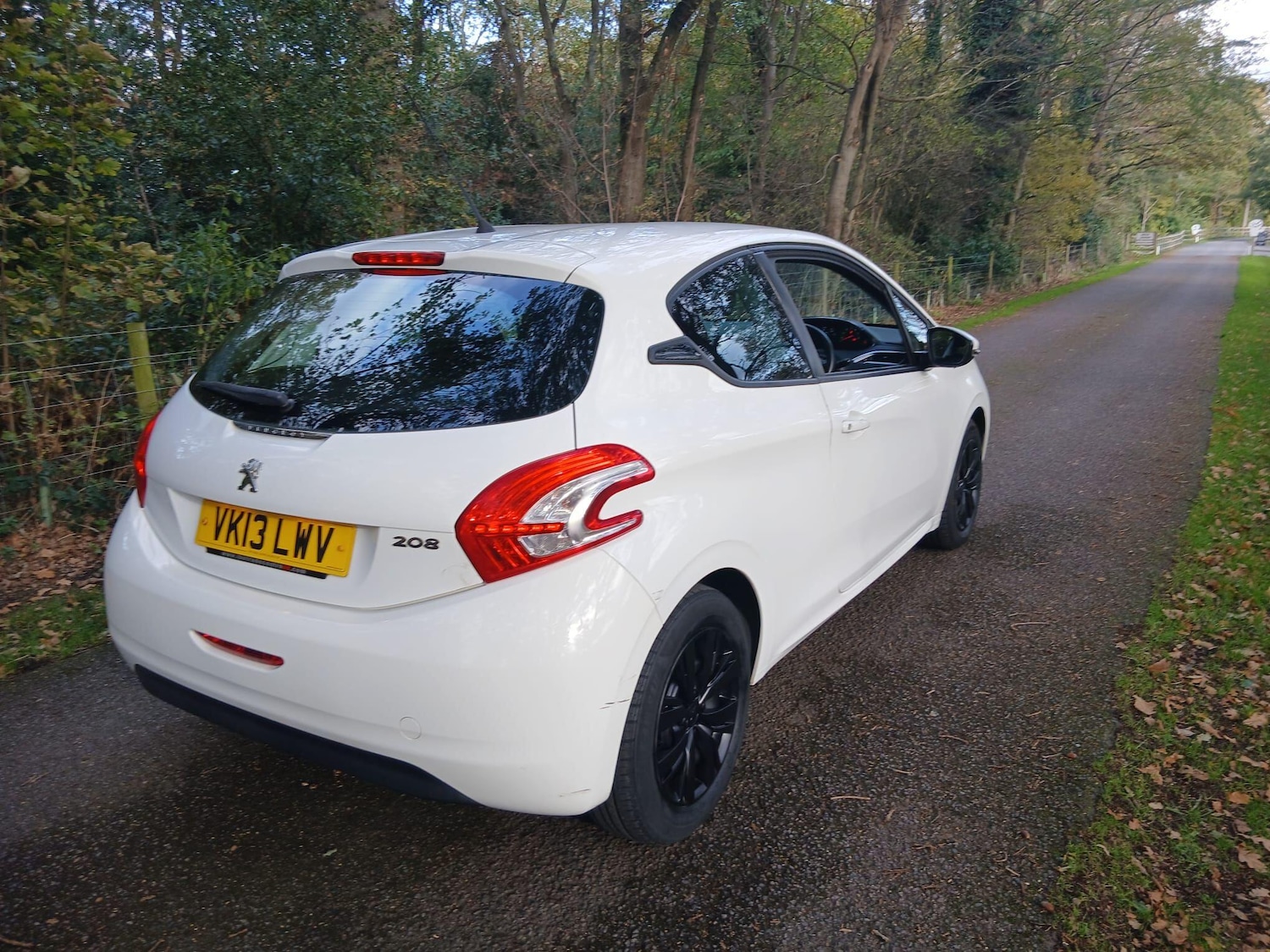 Used Peugeot 208 2013 for sale - 76349248: Photo 4