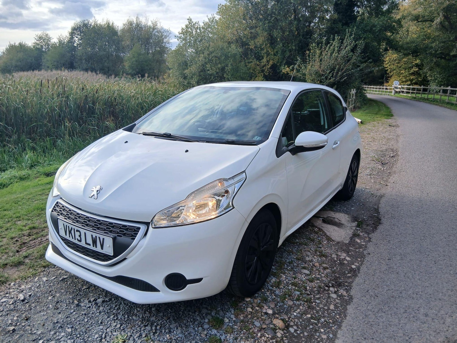 Used Peugeot 208 2013 for sale - 76349248: Photo 6