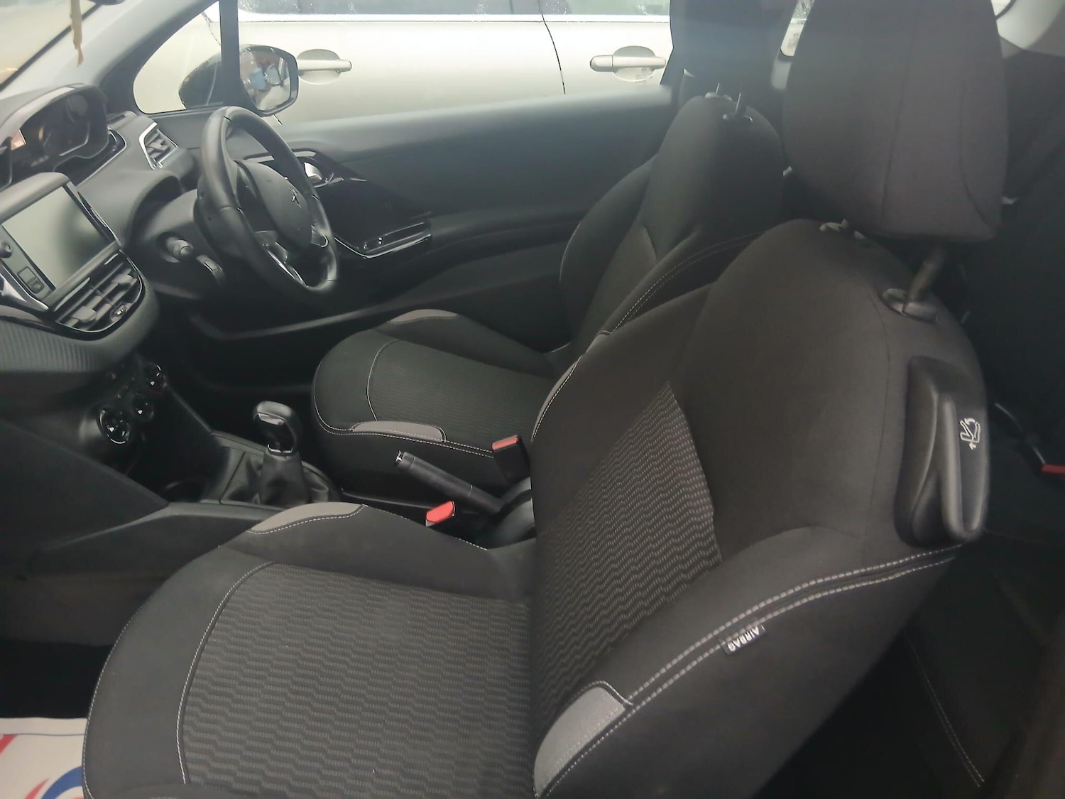 Used Peugeot 208 2015 for sale - 76561609: Photo 14