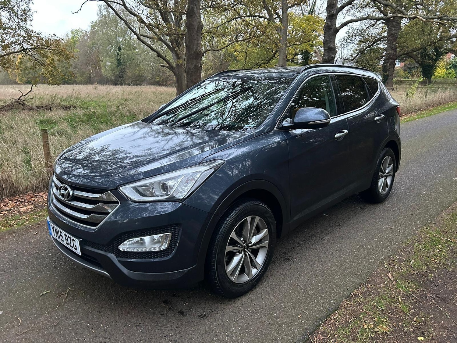 Used Hyundai Santa Fe 2015 for sale - 76472652: Photo 2