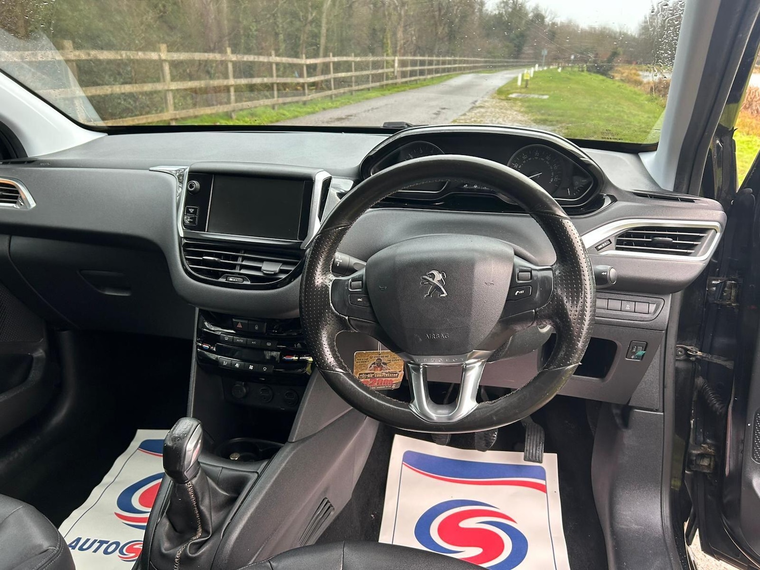 Used Peugeot 208 2012 for sale - 77016619: Photo 21