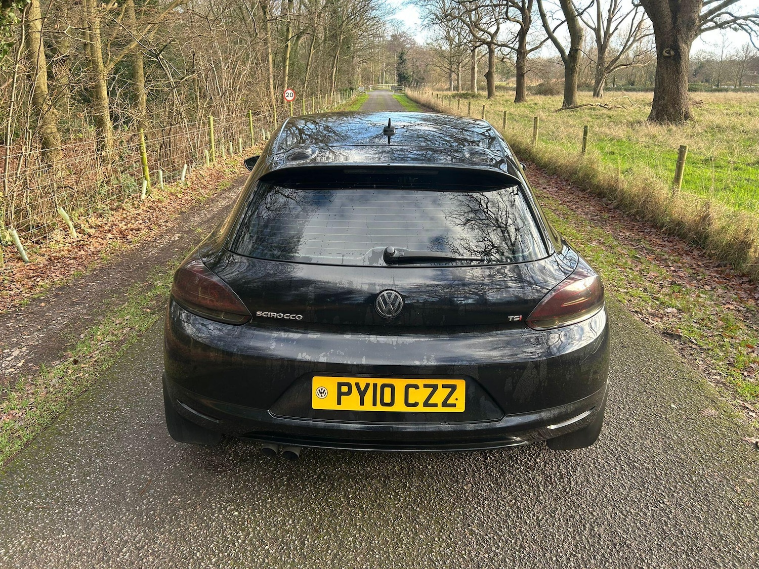 Used Volkswagen Scirocco 2010 for sale - 77017027: Photo 4