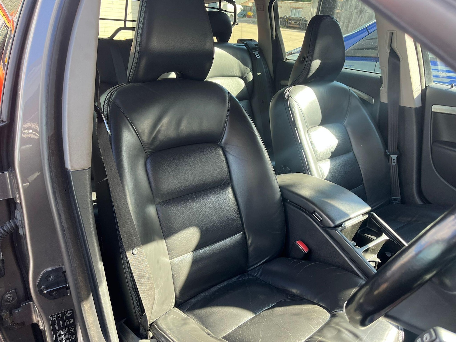 Used Volvo XC70 2010 for sale - 76031652: Photo 28
