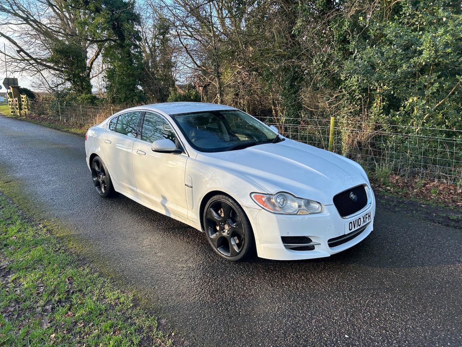 Used Jaguar XF 2010 for sale - 77524158: Photo 2
