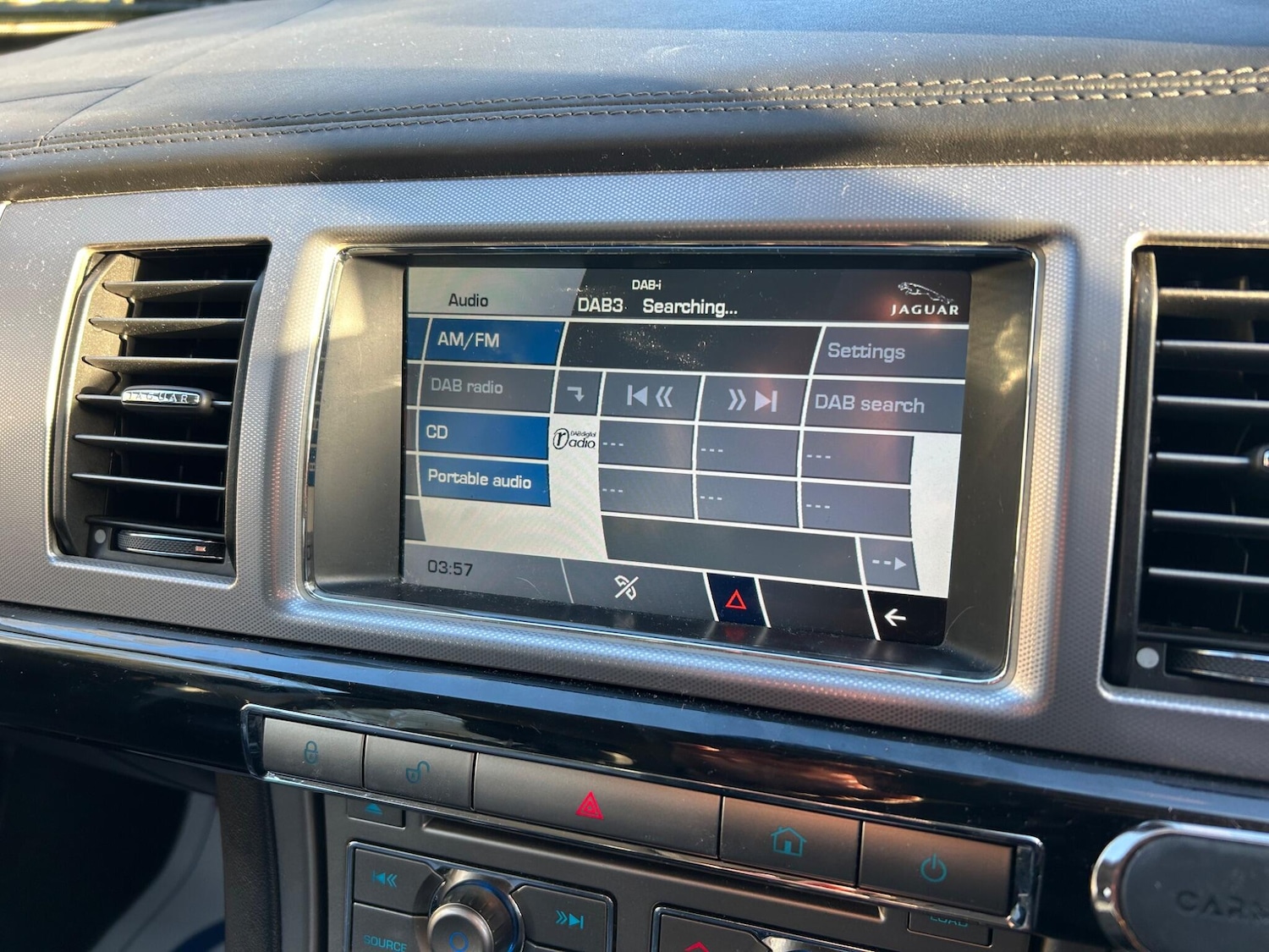 Used Jaguar XF 2010 for sale - 77524158: Photo 28