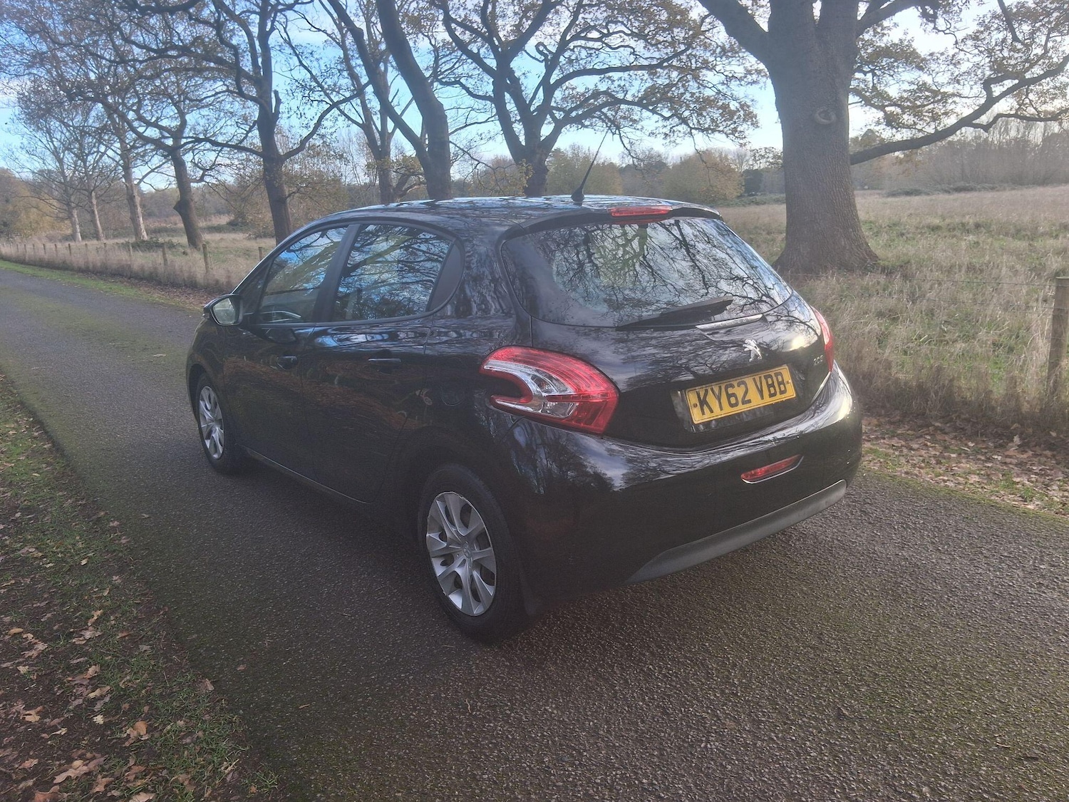 Used Peugeot 208 2013 for sale - 76781602: Photo 3