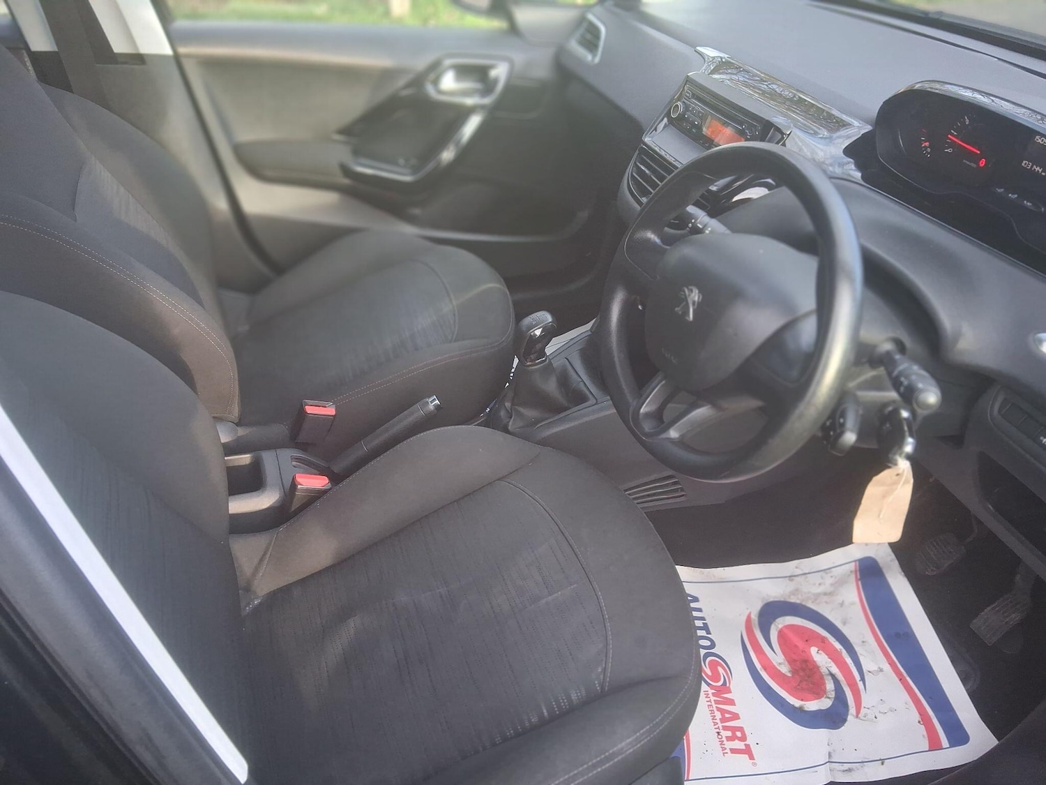 Used Peugeot 208 2013 for sale - 76781602: Photo 6