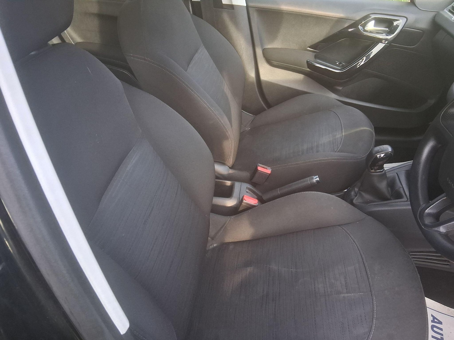 Used Peugeot 208 2013 for sale - 76781602: Photo 8