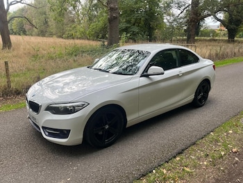 Used BMW 2 Series 2015 for sale - 76109258: Photo