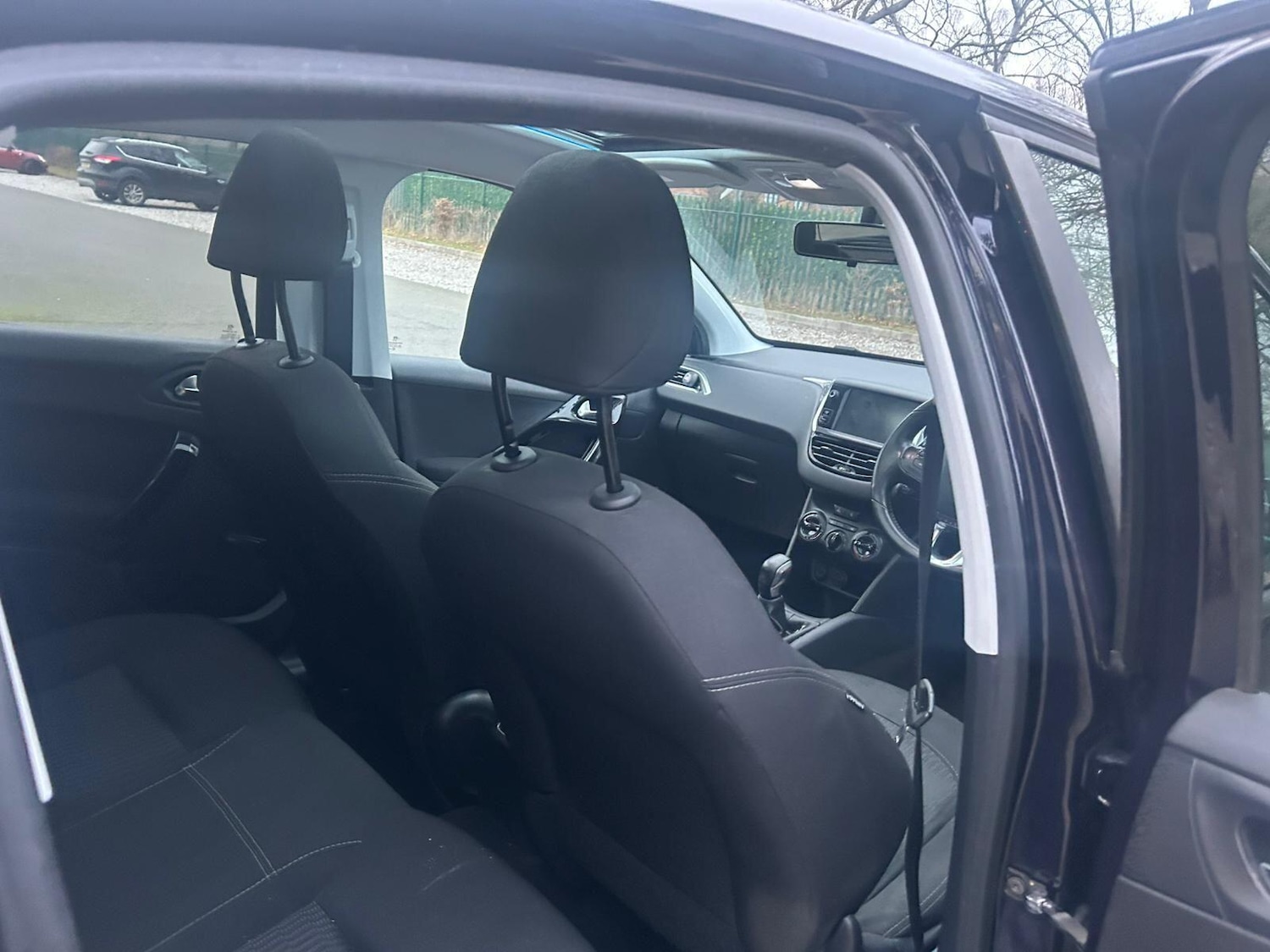 Used Peugeot 208 2014 for sale - 77074035: Photo 12