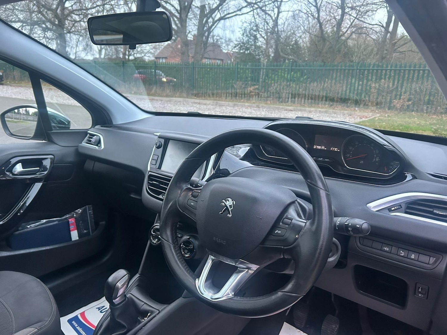 Used Peugeot 208 2014 for sale - 77074035: Photo 14