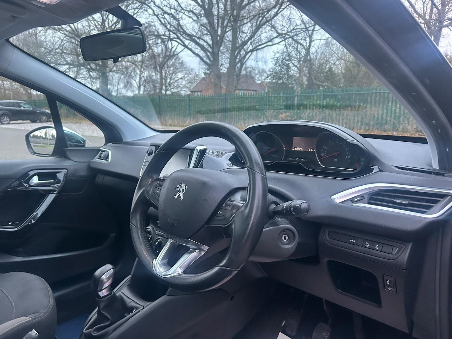 Used Peugeot 208 2014 for sale - 77074035: Photo 18