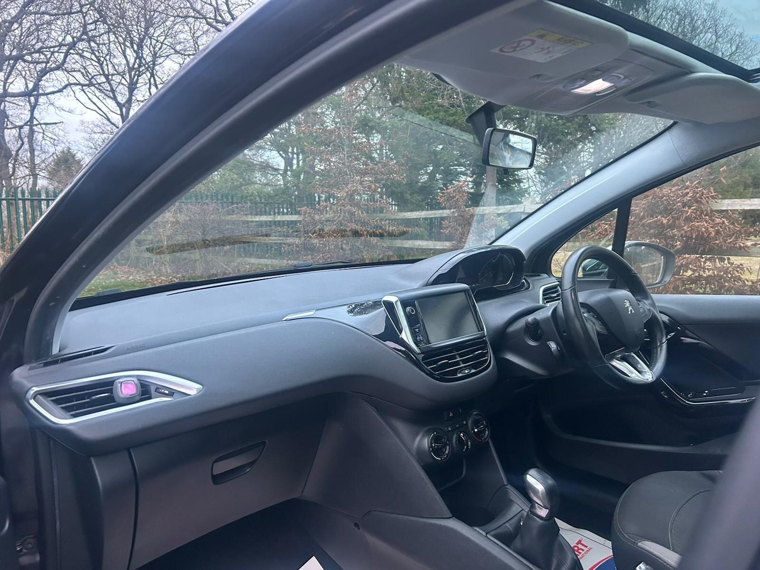 Used Peugeot 208 2014 for sale - 77074035: Photo 19