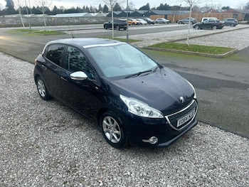 Used Peugeot 208 2014 for sale - 77074035: Photo
