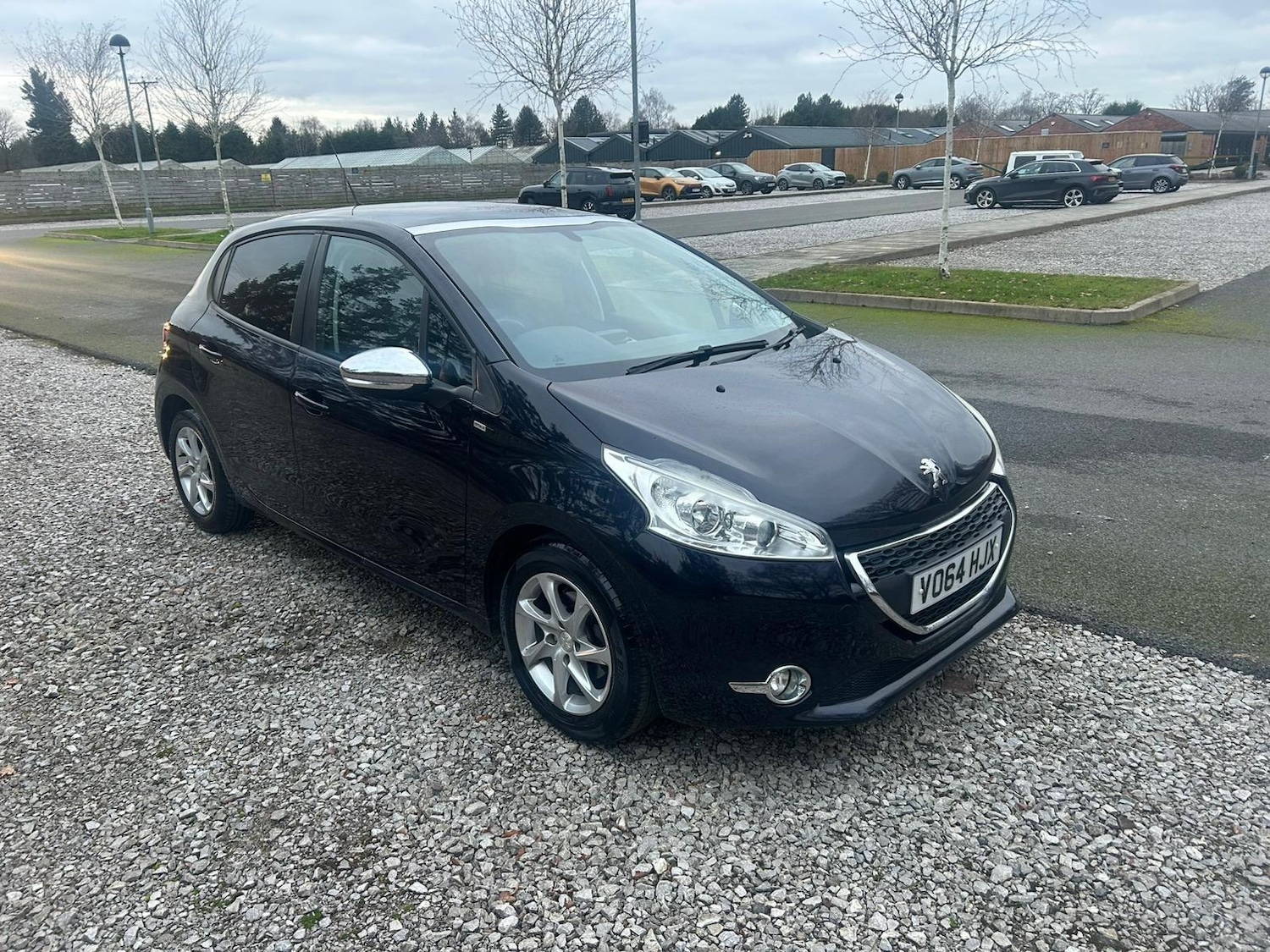 Used Peugeot 208 2014 for sale - 77074035: Photo 2