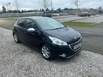 Used Peugeot 208 2014 for sale - 77074035: Photo