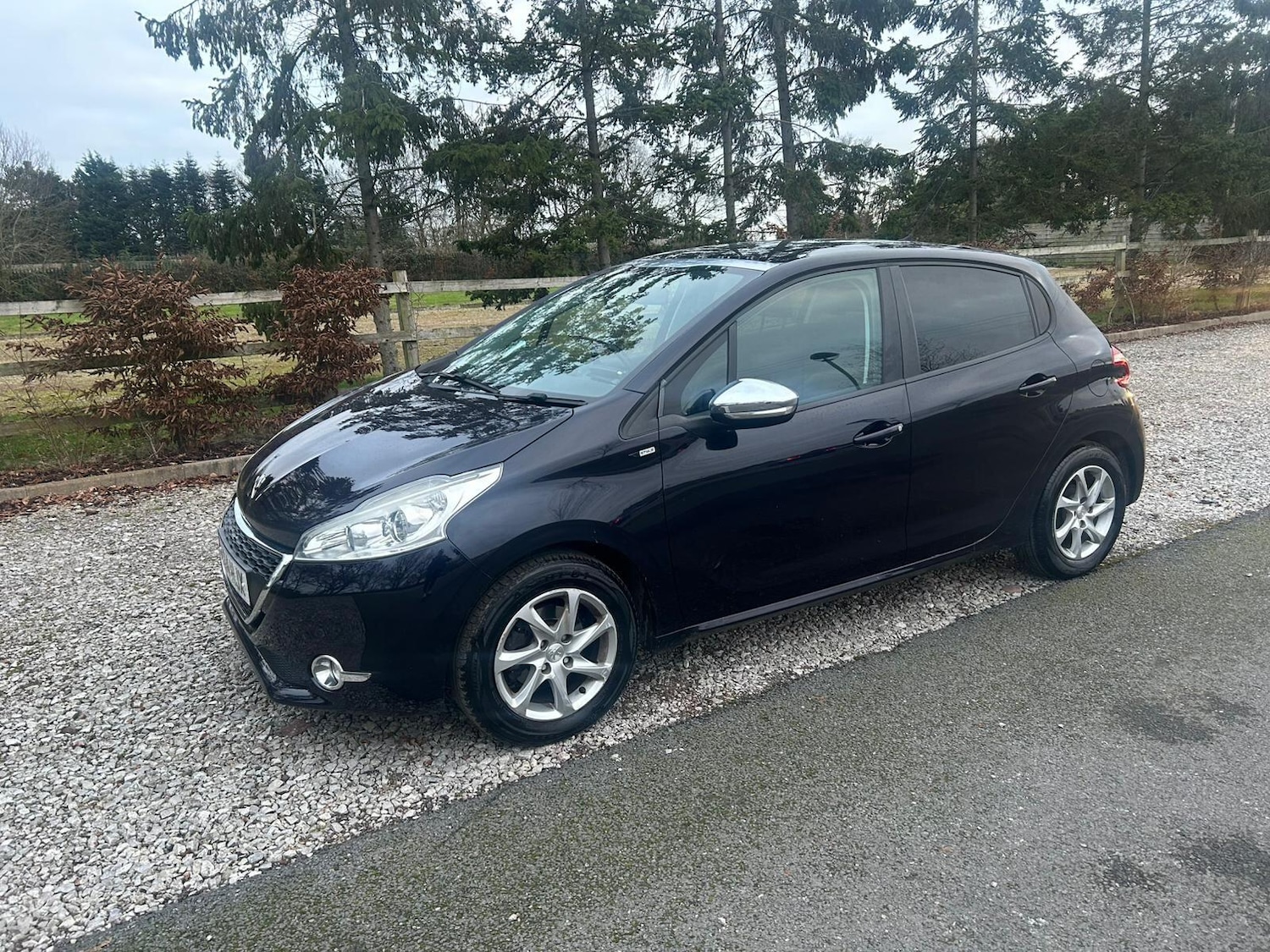 Used Peugeot 208 2014 for sale - 77074035: Photo 3