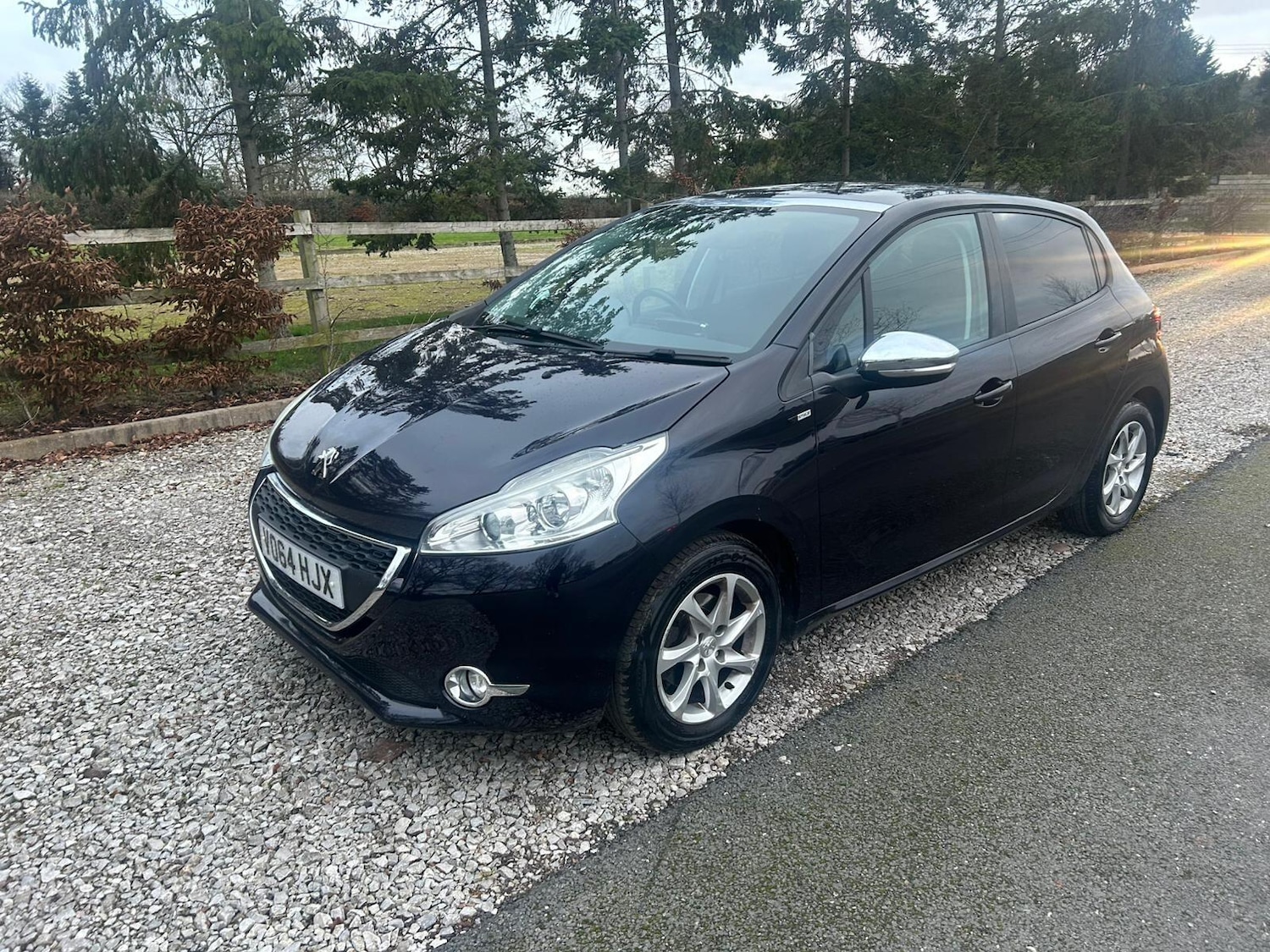 Used Peugeot 208 2014 for sale - 77074035: Photo 4