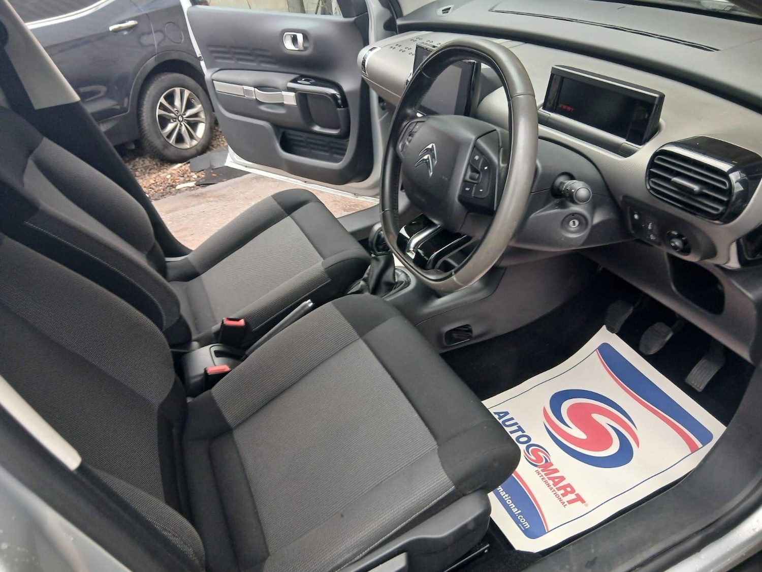 Used Citroen C4 Cactus for sale - 76485125: Photo 13