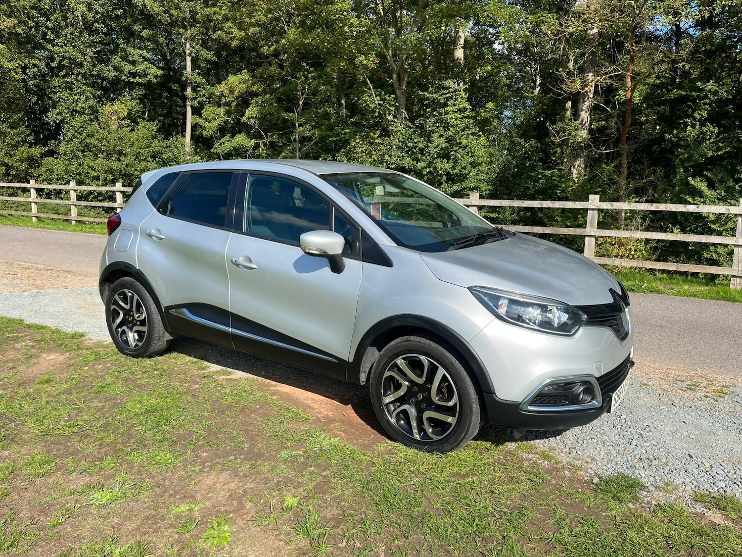 Used Renault Captur 2015 for sale - 76988027: Photo 25