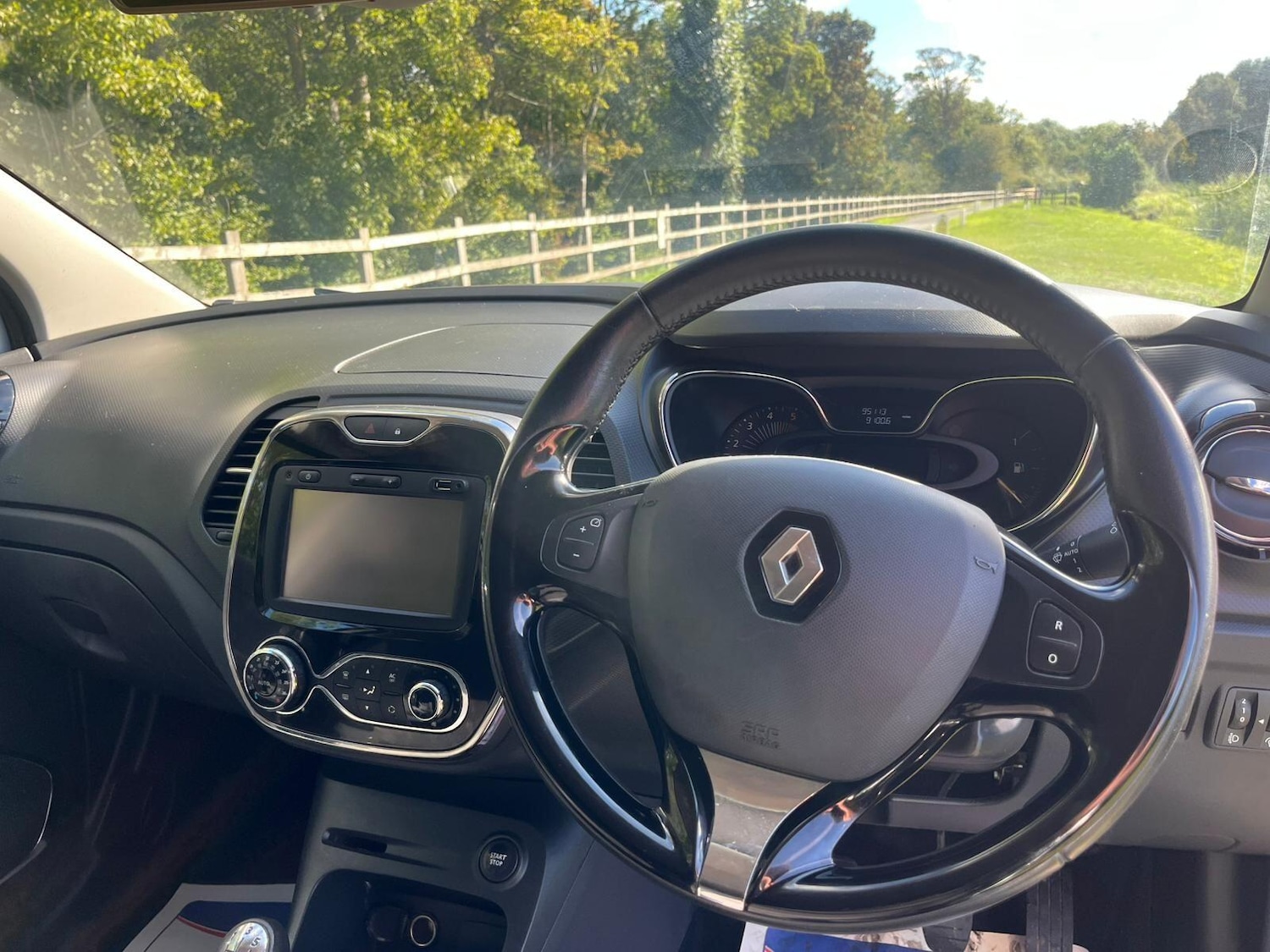 Used Renault Captur 2015 for sale - 76988027: Photo 26