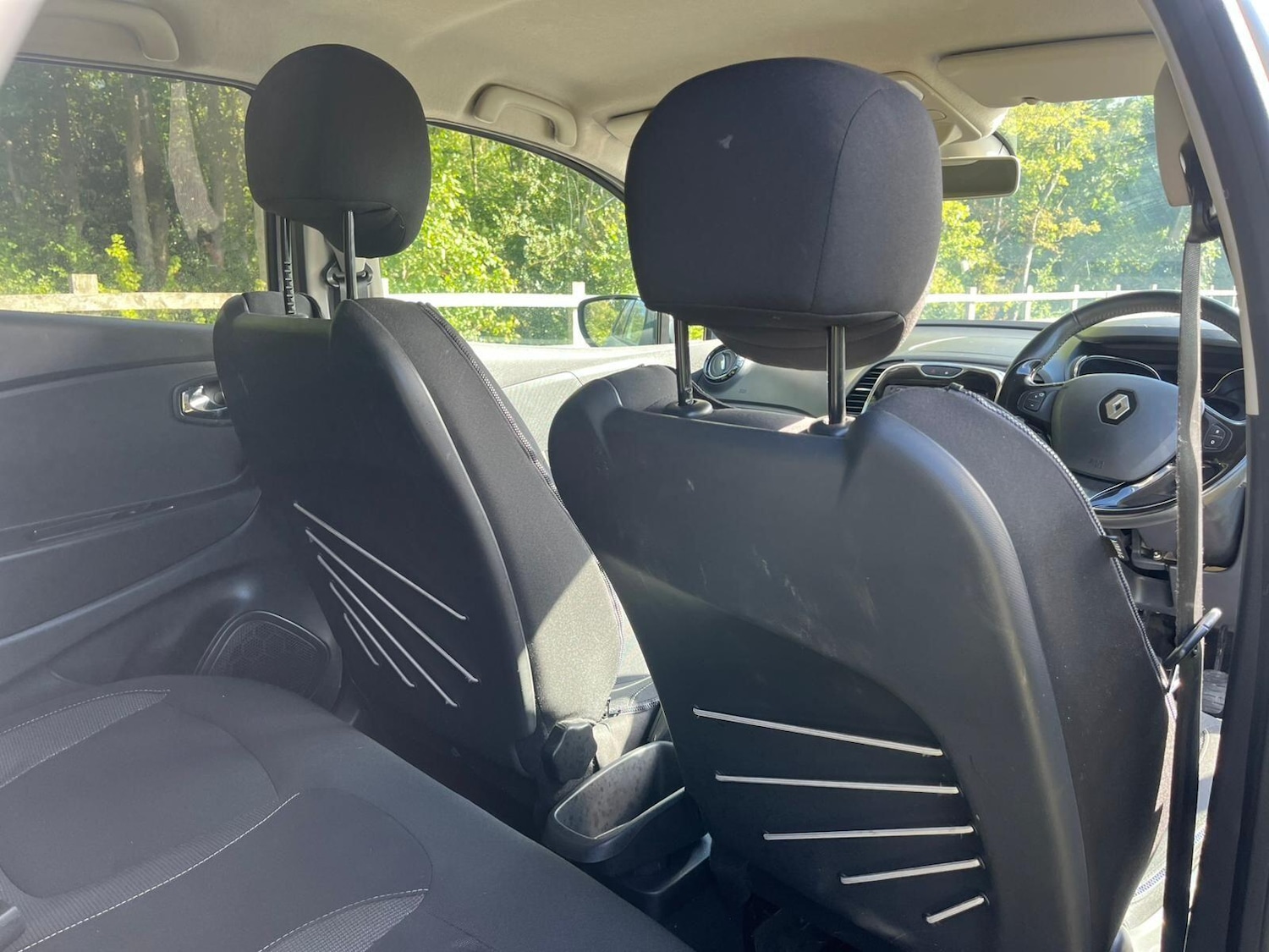 Used Renault Captur 2015 for sale - 76988027: Photo 31