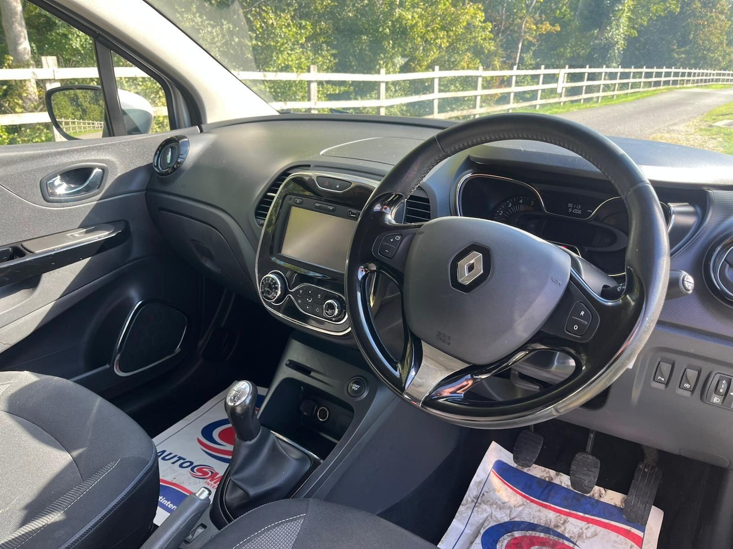 Used Renault Captur 2015 for sale - 76988027: Photo 34