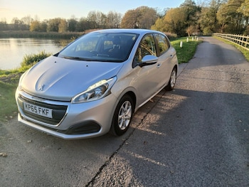 Used Peugeot 208 2015 for sale - 76613408: Photo