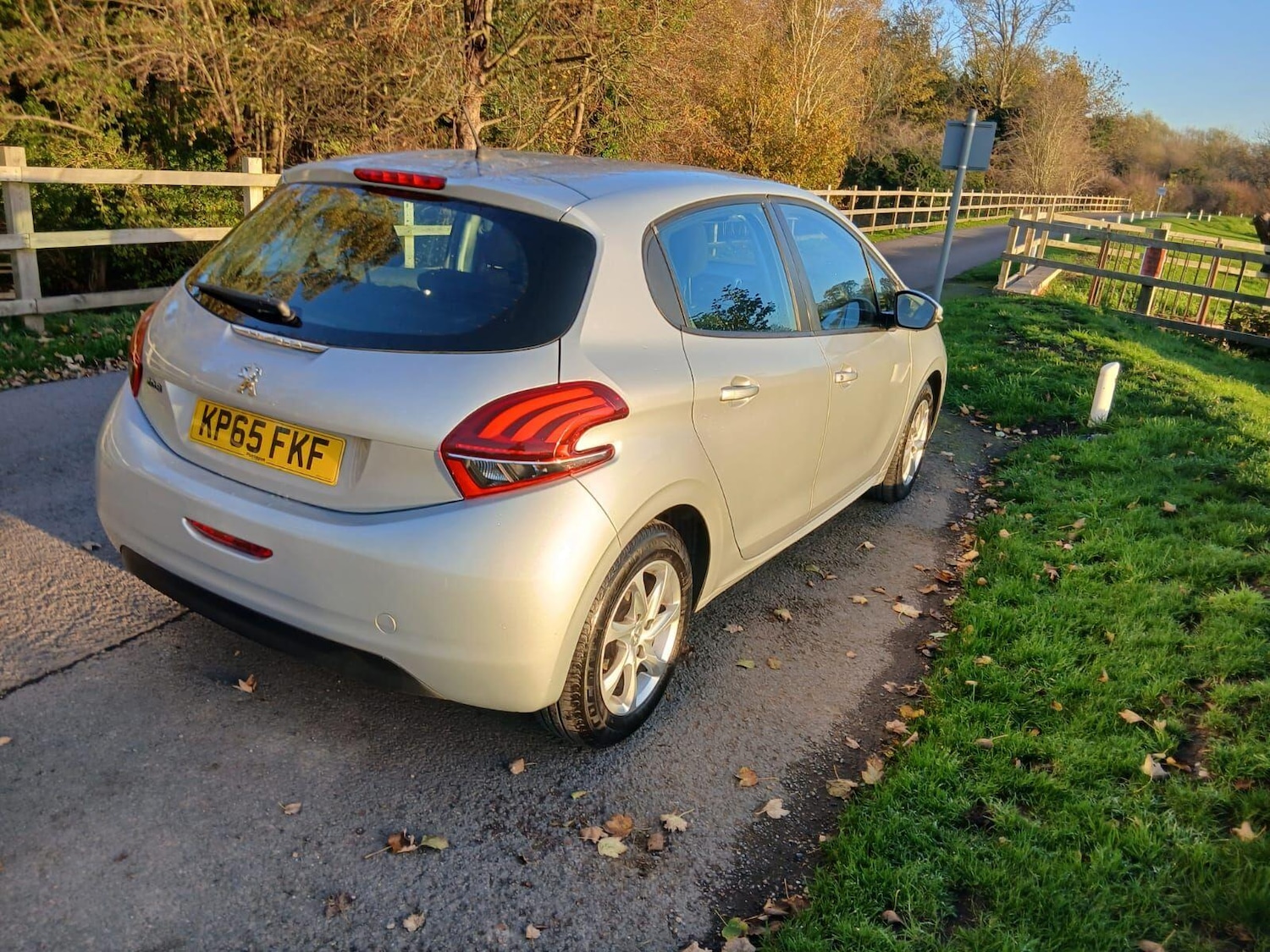 Used Peugeot 208 2015 for sale - 76613408: Photo 6