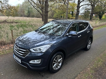 Used Hyundai Santa Fe 2015 for sale - 76992340: Photo