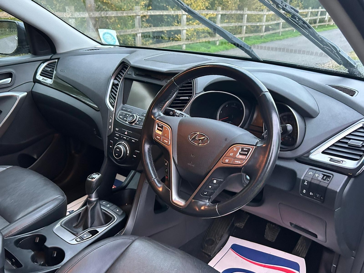 Used Hyundai Santa Fe 2015 for sale - 76992340: Photo 5