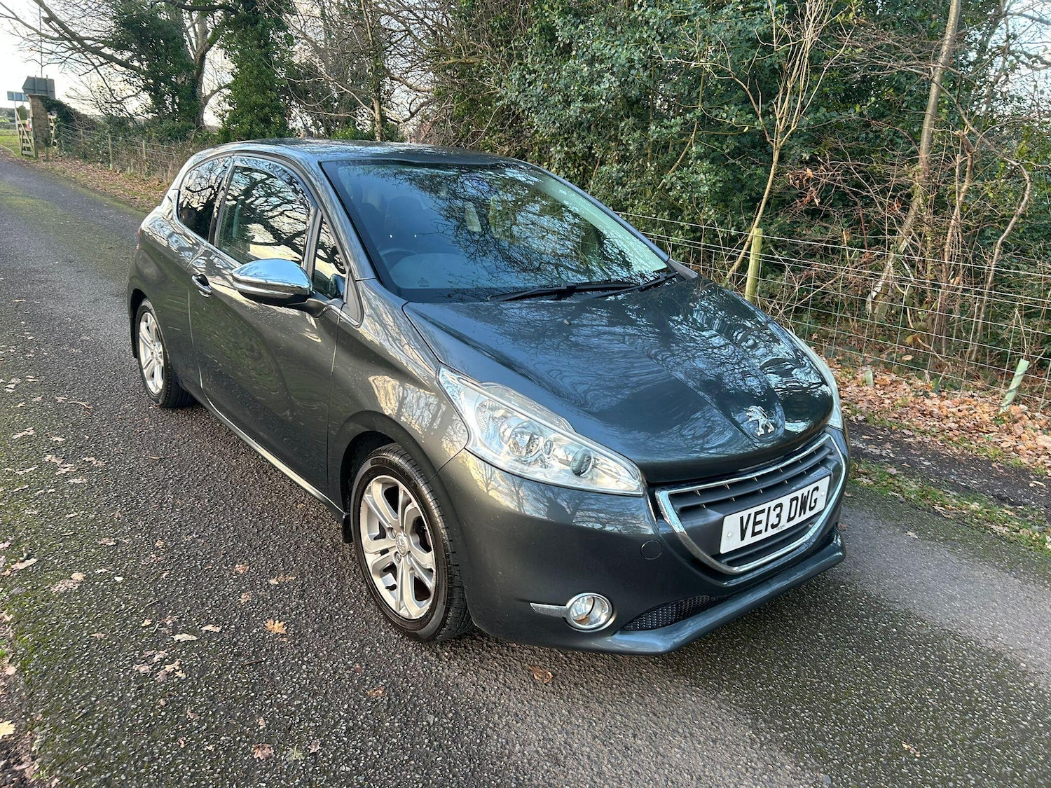 Used Peugeot 208 2013 for sale - 76913530: Photo 2