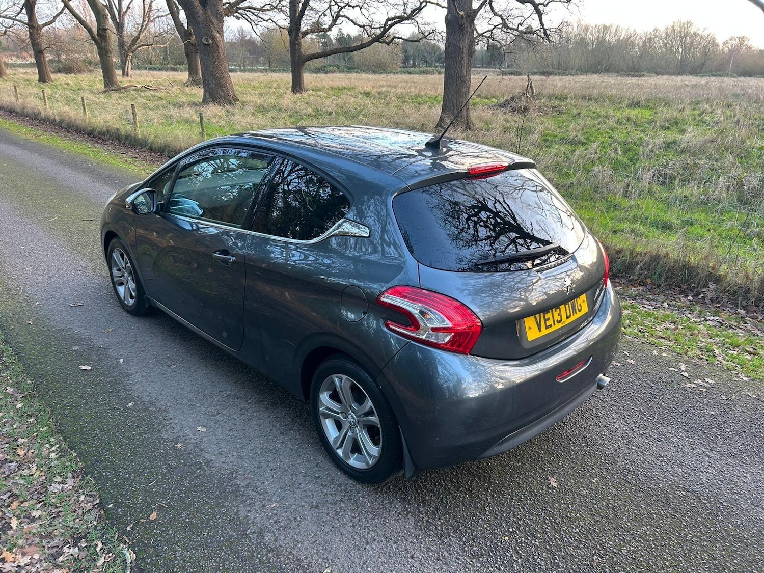 Used Peugeot 208 2013 for sale - 76913530: Photo 9